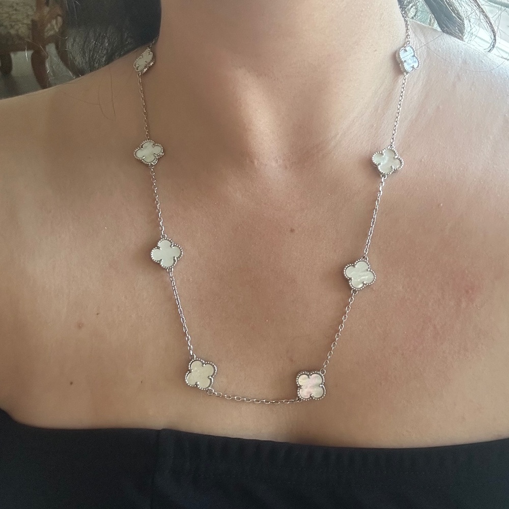 Beautiful 10 Motif White Clover Necklace